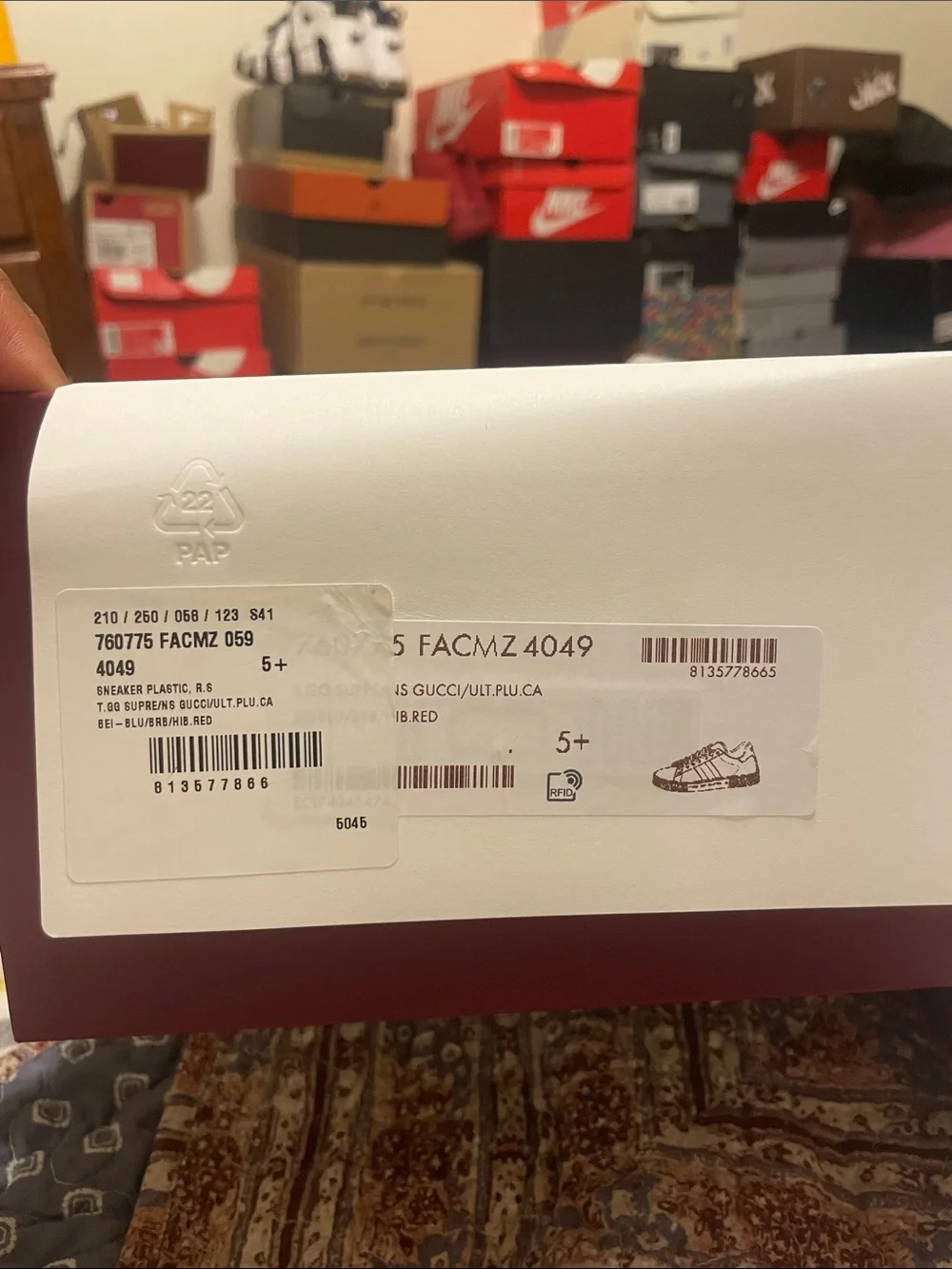Gucci gg supreme